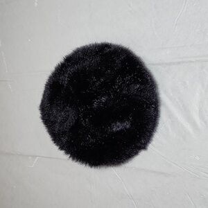 Round faux fur Style hat
